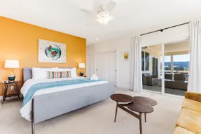 Welcome to Oz: A Vibrant Estate with Hot Tub! - Image 4