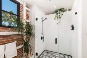 Balcony Suite 301 | The Brick Boutique Hotel - Image 4