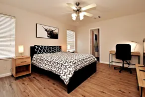 Cozy Spacious Corporate Housing 4 BR|2.5 Bath|Loft|Office|Near Tesla - Image 2