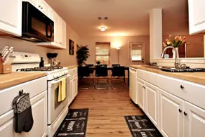 Cozy Spacious Corporate Housing 4 BR|2.5 Bath|Loft|Office|Near Tesla - Image 4