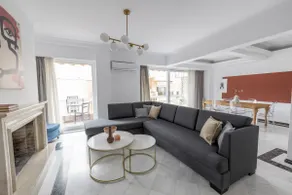 Deco Marble Apt with Acropolis view - Image 4