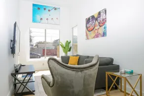 The Vacationer A modern luxury 💎 - Image 2
