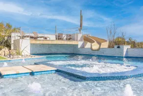 Hozho Tranquility w/ Slide, Pool & Commercial Golf Simulator - Image 4