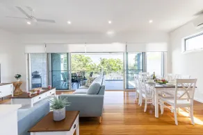 Noemis Place 7 Cromarty Road water views and boat parking available in the driveway - Image 4