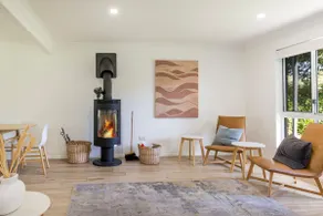 Coastal Oasis - Pet Friendly - 6 Mins Walk to Beach - Image 2
