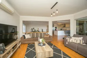 "WATERLILY HOUSE" - Luxury Canal House, Jetty, Dog & Child Friendly - Sleeps 14 - Image 5