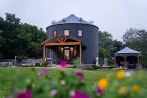 Unique Silo -Peaceful Country Setting with Mountain Views - Image 2
