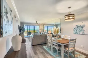 Land's End 203 building 10 Beautiful Beachfront Remodel -Next to Pool - Image 4