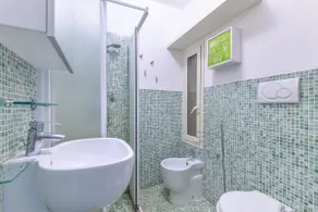 Apartamento de tres habitaciones cerca del mar enamorado - Image 4