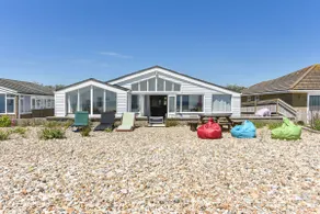 Seasidings, Pagham - sleeps 10 guests  in 5 bedrooms - Image 2