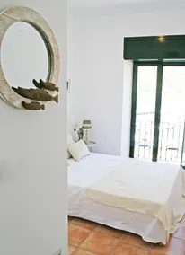 Pet-Friendly Apartment with Sea View, Balconies & A/C - Image 2