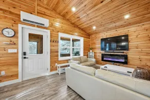 Treeside Retreat with Hot tub - Image 3