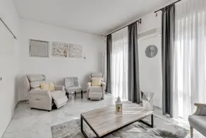 Elegant Blue Apartment in Vicenza - Image 2