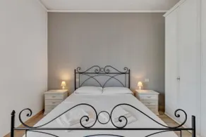 Elegant Blue Apartment in Vicenza - Image 4