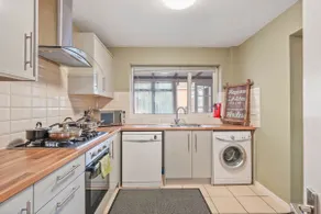 Luxurious Spacious Flat Maidstone with parking - Image 3