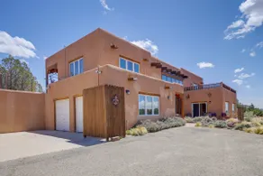 ‘Casa al Reves’ Pueblo-Style House with Views! - Image 3