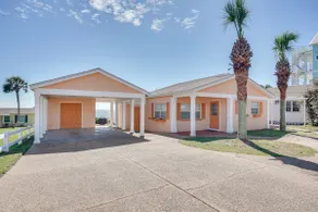 Breezy PCB Retreat w/ Direct Beach Access! - Image 2