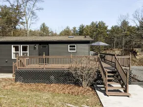 Pinewood Bungalow - Luxury Cabin, Kid-Friendly - Image 2
