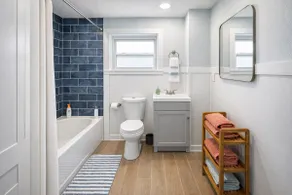 Walk to the Beach & Free Paddle Boards+ King Bed - Image 3