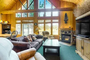 Gorgeous chalet withprivate deck fireplace 3 pools and gym - Image 4
