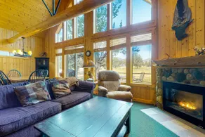 Gorgeous chalet withprivate deck fireplace 3 pools and gym - Image 5
