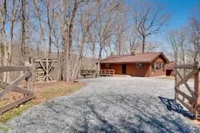 Dog Friendly Cabin near River on Nearly 5 acres w/Strong WiFi + Robust Amenities - Image 4