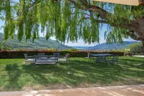 Beautiful villa with private garden and pool - Image 3