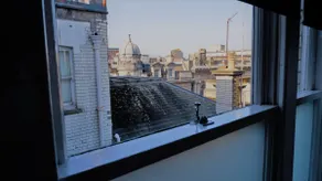 Ideal location- Studio flat in heart of the city - Image 4