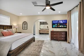 Fully Remodeled 4 bed 4 bath Retreat, Heated Pool - Image 3
