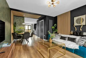 Salford Quays Luxury Safari Retreat Free Parking - Image 2