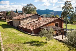 Country house with pool, ideal for families - Image 2