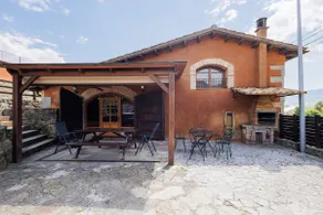Country house with pool, ideal for families - Image 3