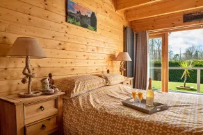 Finest Retreats - Garden Lodge - Image 2