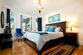 The Golden Parlor- Historic Victorian, Hot Tub - Image 4