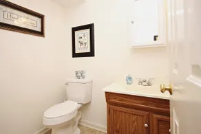 The Micah - 2 bedroom apt with private back deck. - Image 3