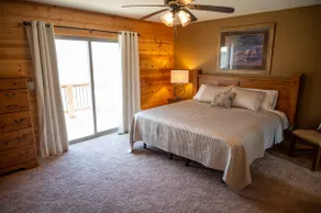 Table Rock Lake Luxe Cabin Chef's Kitchen King Bed - Image 4