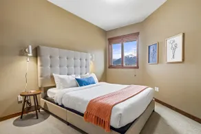 Alluring Mountain View Condo - Right In The Heart Of Downtown - managed by Little Sister Getaways - Image 5