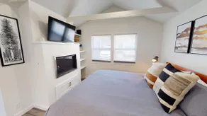 11th Street Studio ~ New/ Stylish & 3 blocks to Plaza! - Image 4