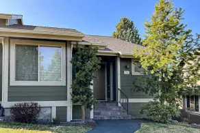 Creekside home with private hot tub & fireplace - access to pools hot tub gym - Image 4