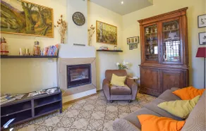 5 Bedroom Amazing Home In Fabbiano - Image 3