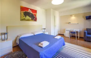 5 Bedroom Amazing Home In Fabbiano - Image 4