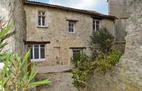 2 Bedroom Beautiful Home In Saint-Jean-D'angle - Image 2