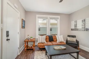 Great Lakes Downtown Duplex: 2 units in one! - Image 3