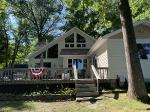 Acorn Landing: Sun-Soaked Lake Days & Cozy Nights at Acorn Landing - Image 3