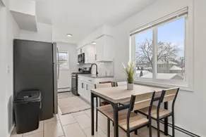 2nd Floor, Corner unit ft. King Bed + Workspace - Image 5