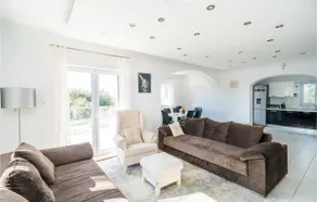 Lovely Apartment In Cilipi - Image 3