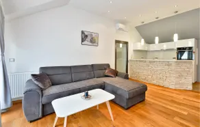 Stunning Home In Desni Stefanki - Image 4