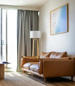 Glenelg Oasis, Pool, Gym, Spa & Sauna, Free Parking, City Views - Image 3