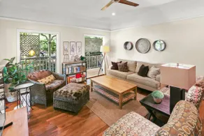 Stoney Creek Cottage - Image 2