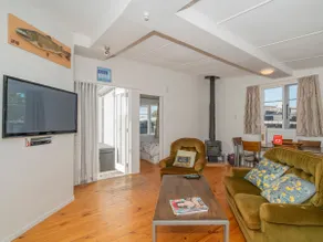 Pipi Palace - Whangamata Bach - Image 2